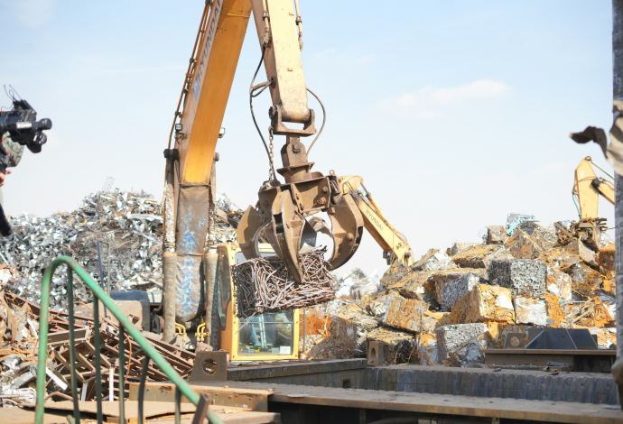 Unimetals' takeover in the balance